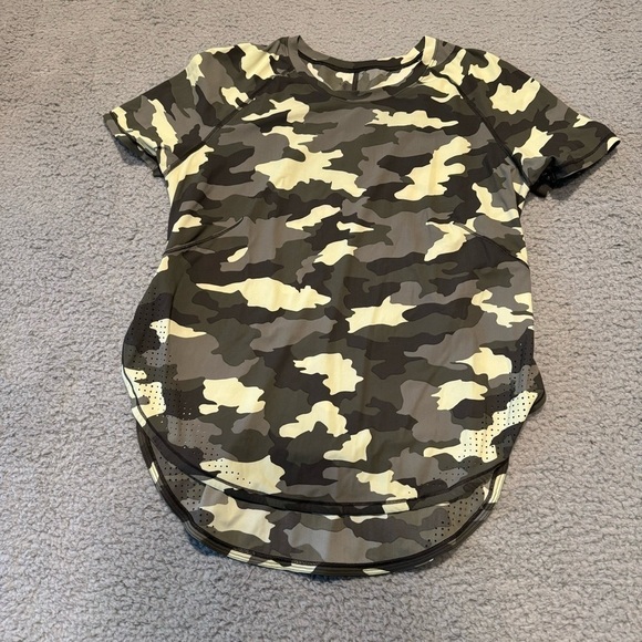 Lululemon UVP Run Short Sleeve Size S/4?Heritage 365 Camo Crispin Green Multi - Picture 1 of 11